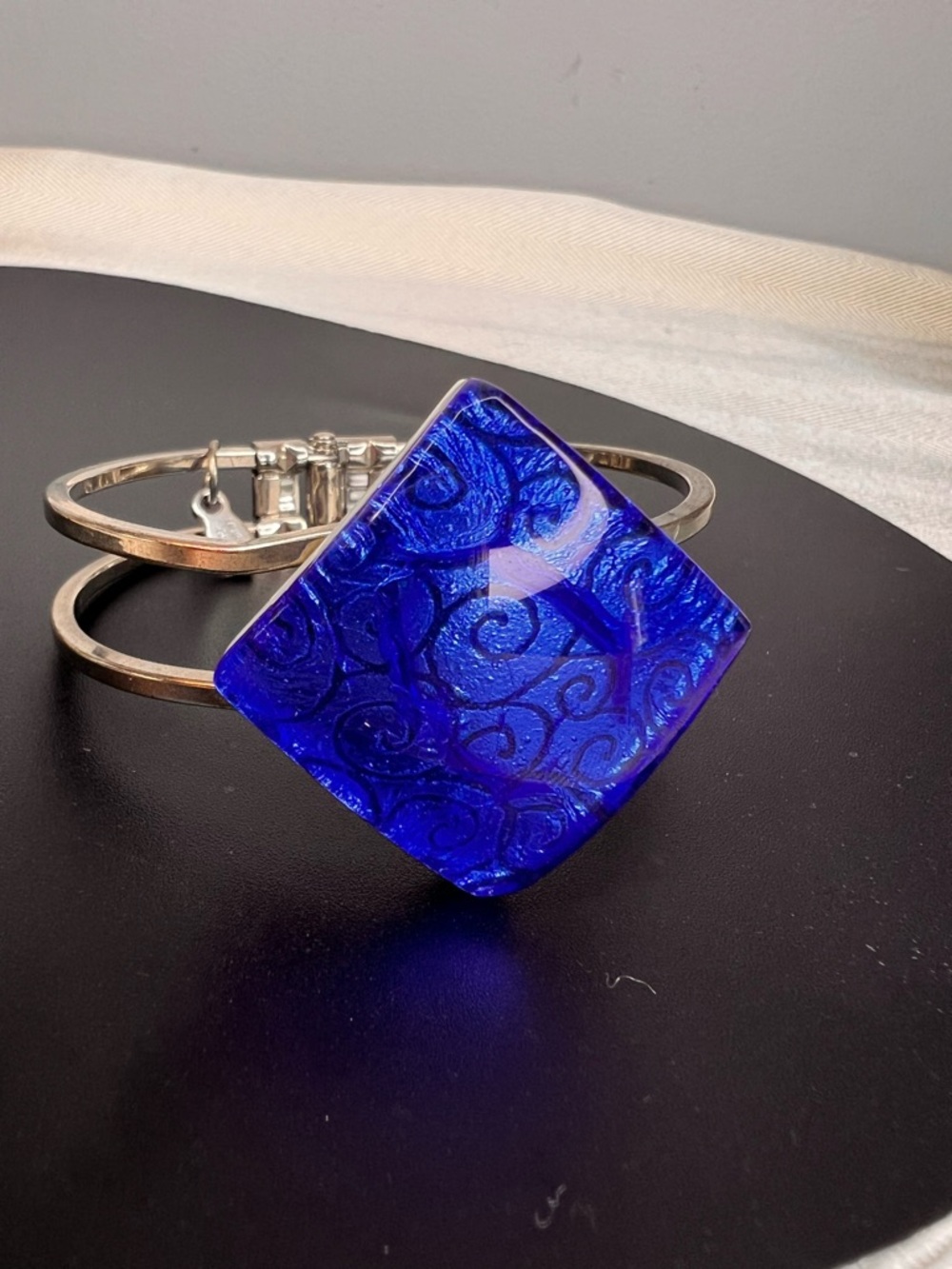 MURANO Cobalt Blue Square Glass Bracelet Top Closure Clamper Silver Tone - Picture 2 of 9